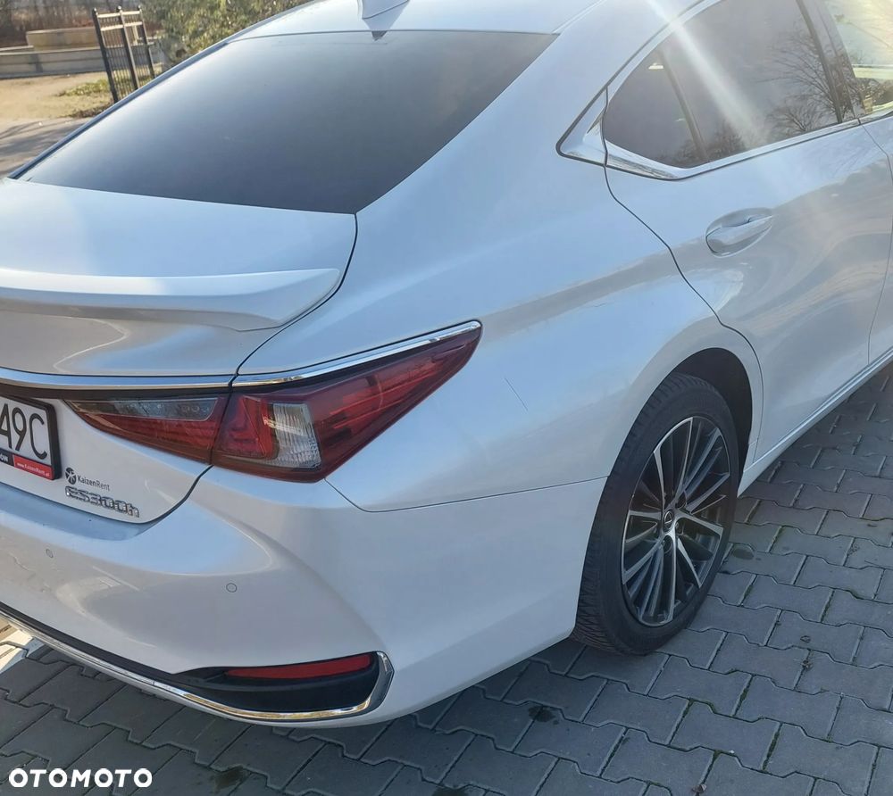 Lexus ES 300h Business Edition - 6