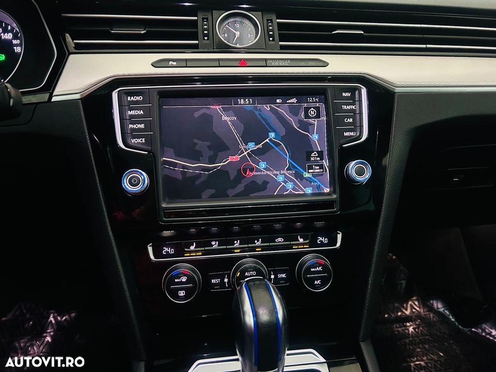 Volkswagen Passat - 2