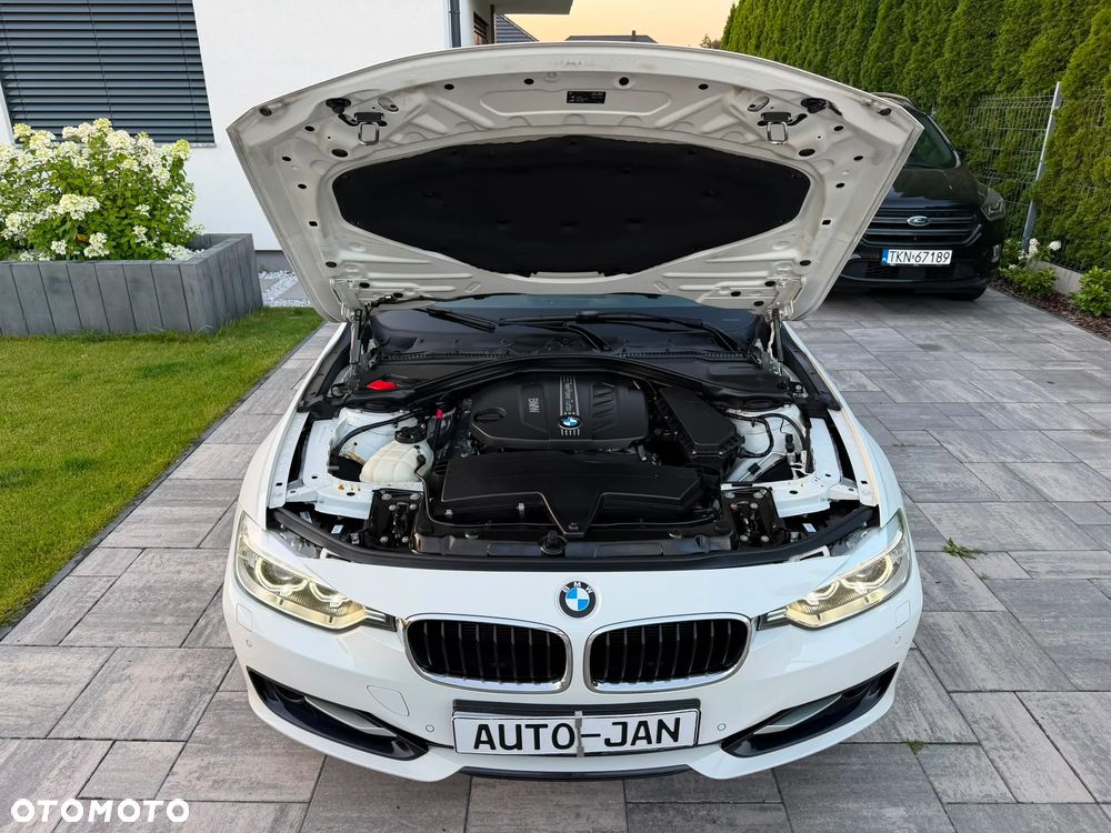 BMW Seria 3 320d DPF Edition Sport - 10