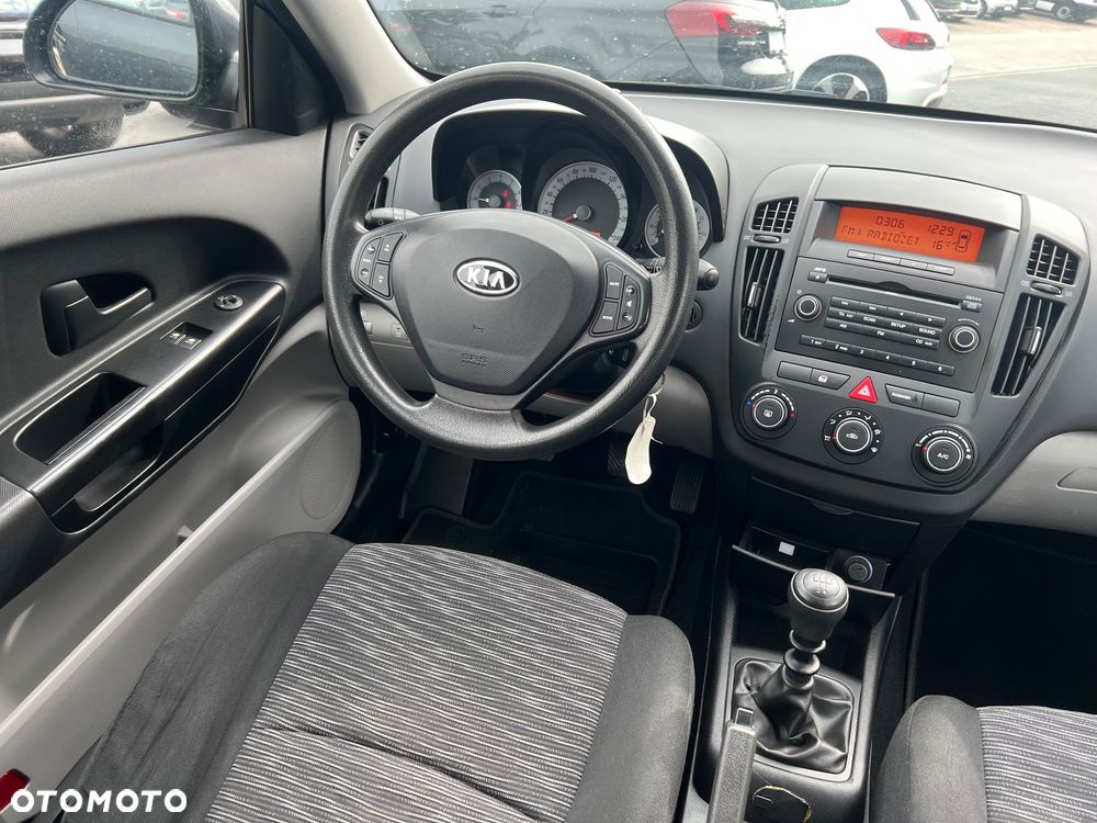 Kia Ceed 1.4 Comfort + - 21