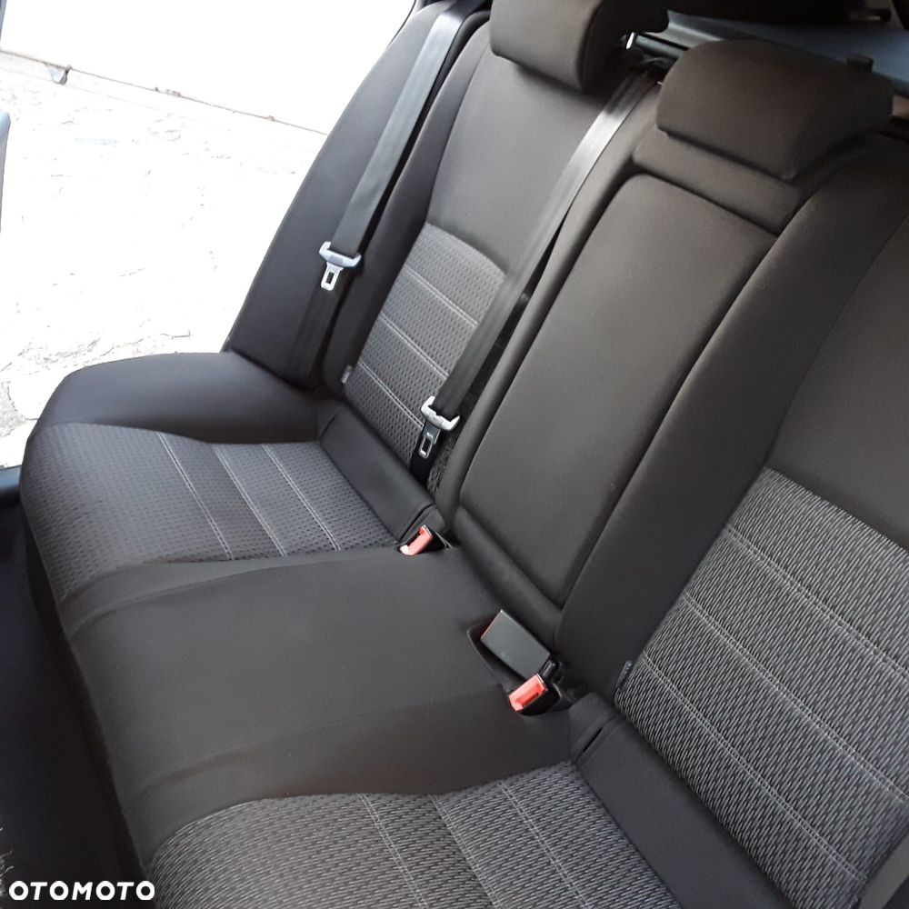 Toyota Avensis 2.0 D-4D Executive - 13