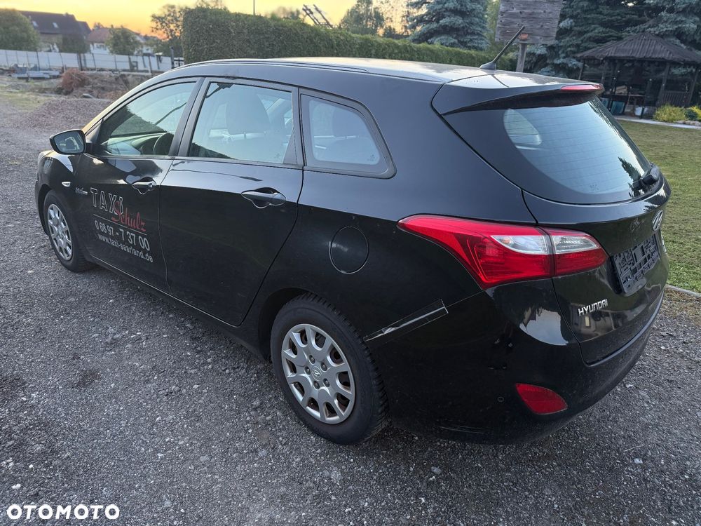 Hyundai i30 1.6 CRDi BlueDrive Classic + - 10