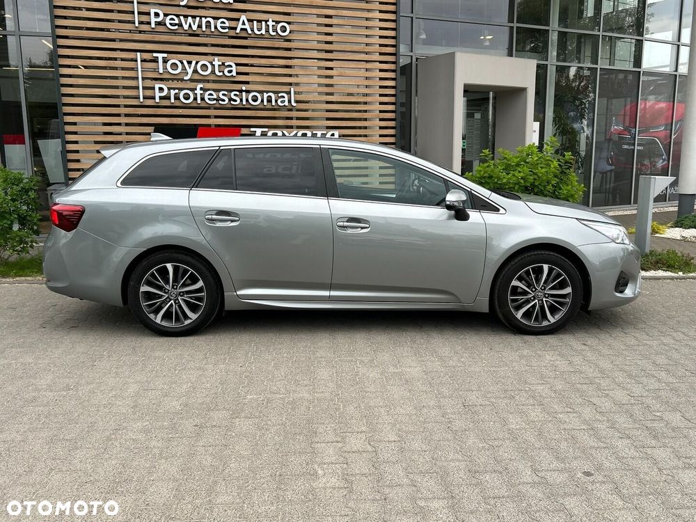 Toyota Avensis - 6