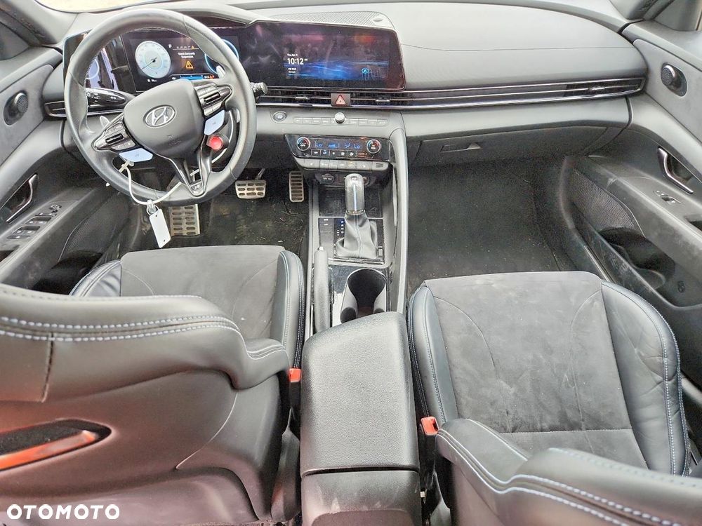 Hyundai Elantra - 7