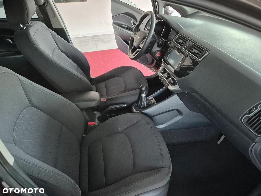 Kia Rio - 9