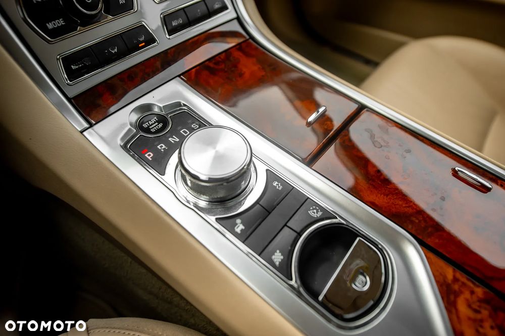 Jaguar XF 3.0 V6 S - 31