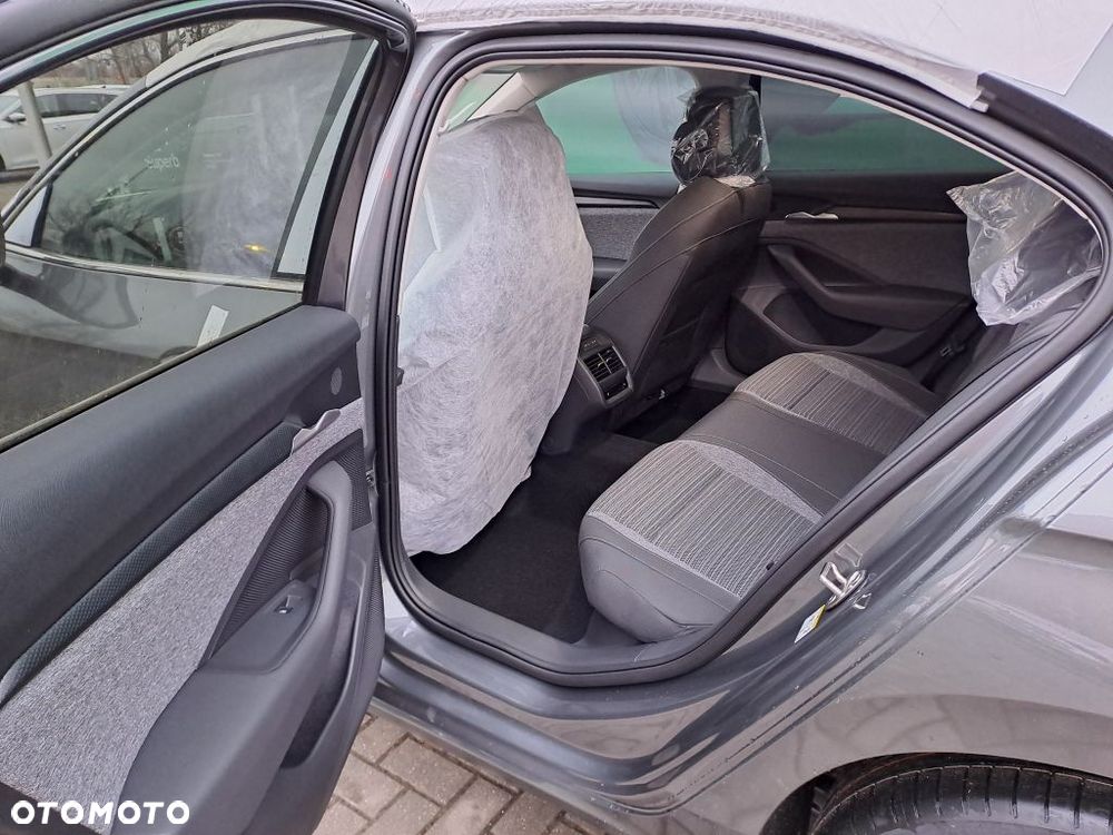 Skoda Superb 2.0 TDI SCR 4x4 Edition 130 DSG - 6