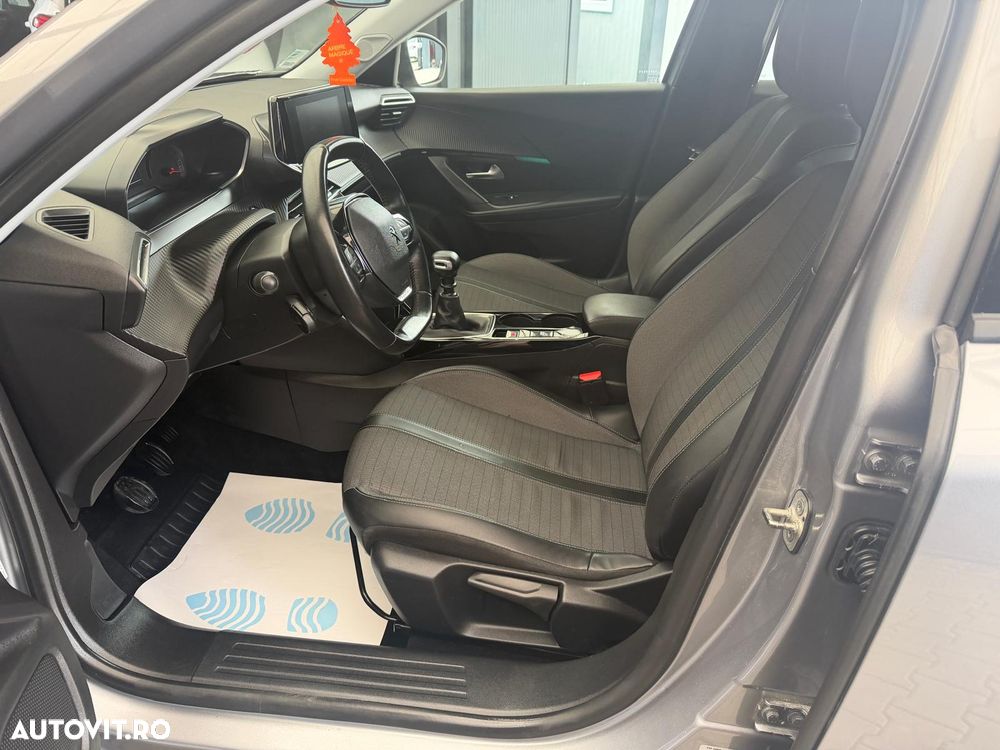 Peugeot 2008 PureTech 130 Active Pack - 12
