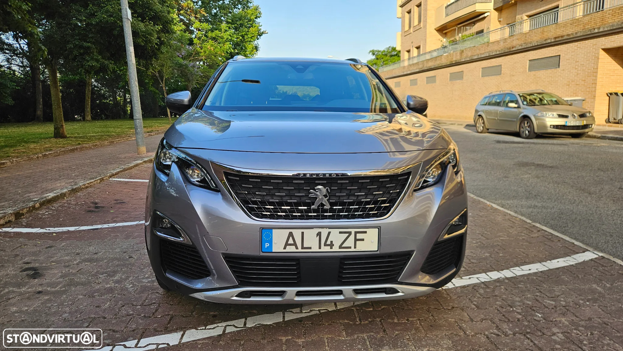 Peugeot 5008 1.5 BlueHDi Allure Pack EAT8 - 2
