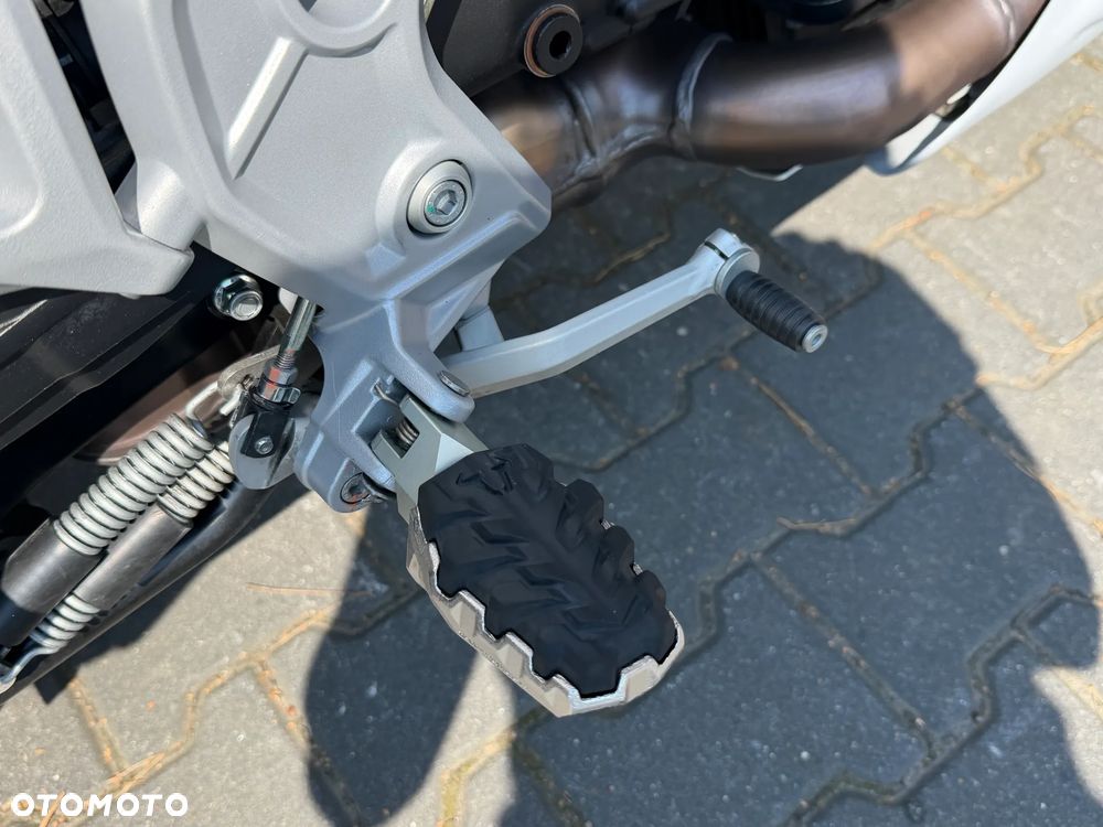 Moto Guzzi V85 - 6