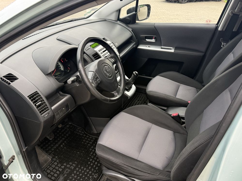 Mazda 5 - 8