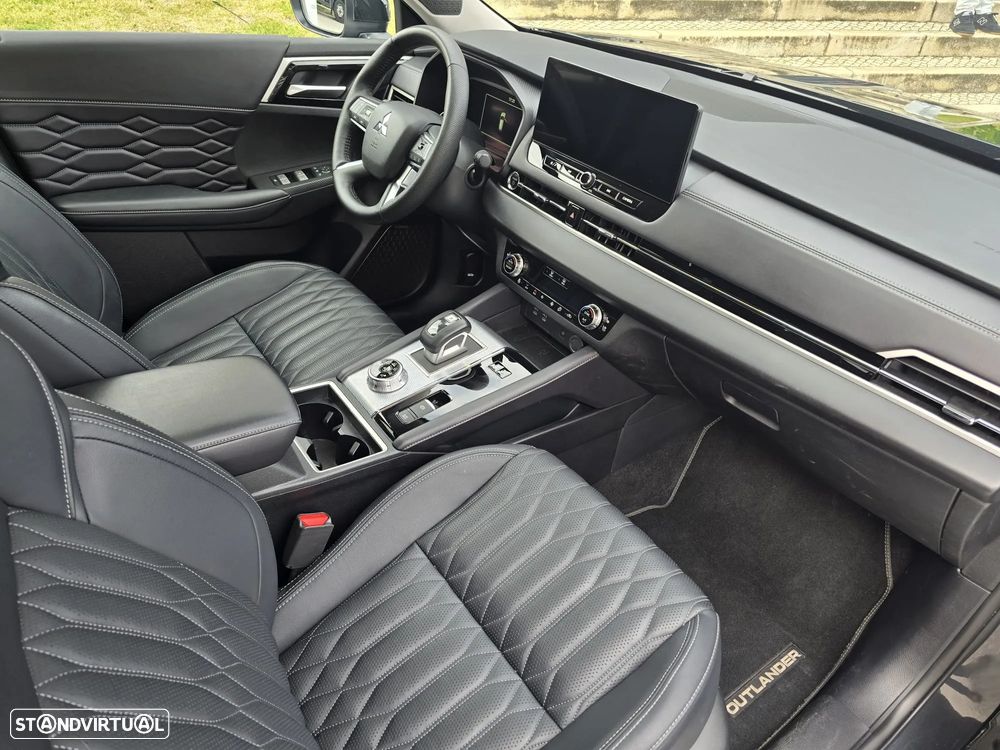 Mitsubishi Outlander 2.4 PHEV Instyle - 34