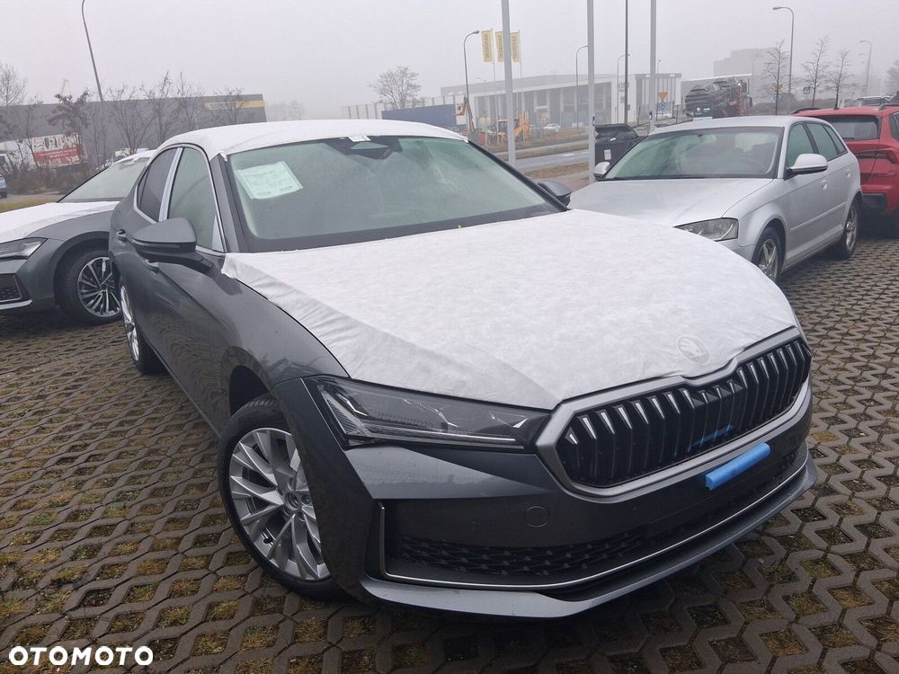 Skoda Superb 2.0 TSI Edition 130 DSG - 2