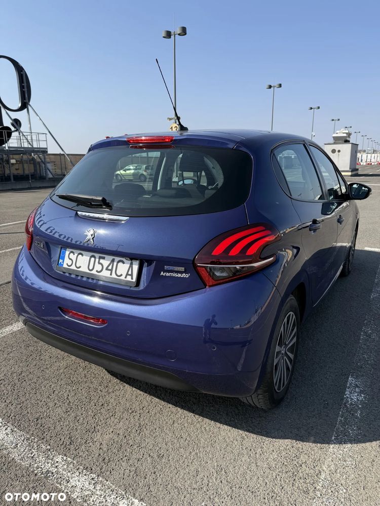 Peugeot 208 - 6