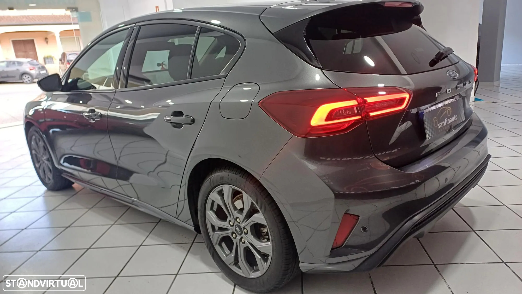 Ford Focus 1.0 EcoBoost Hybrid ST-LINE - 8