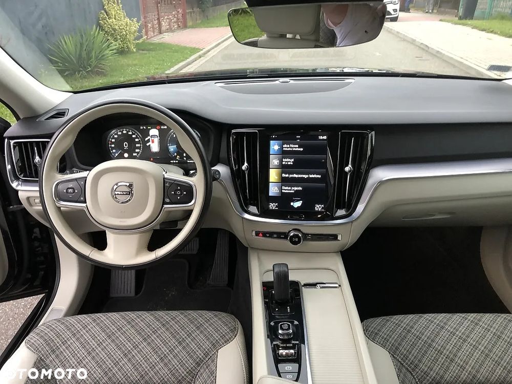 Volvo V60 B4 D Momentum Pro - 11