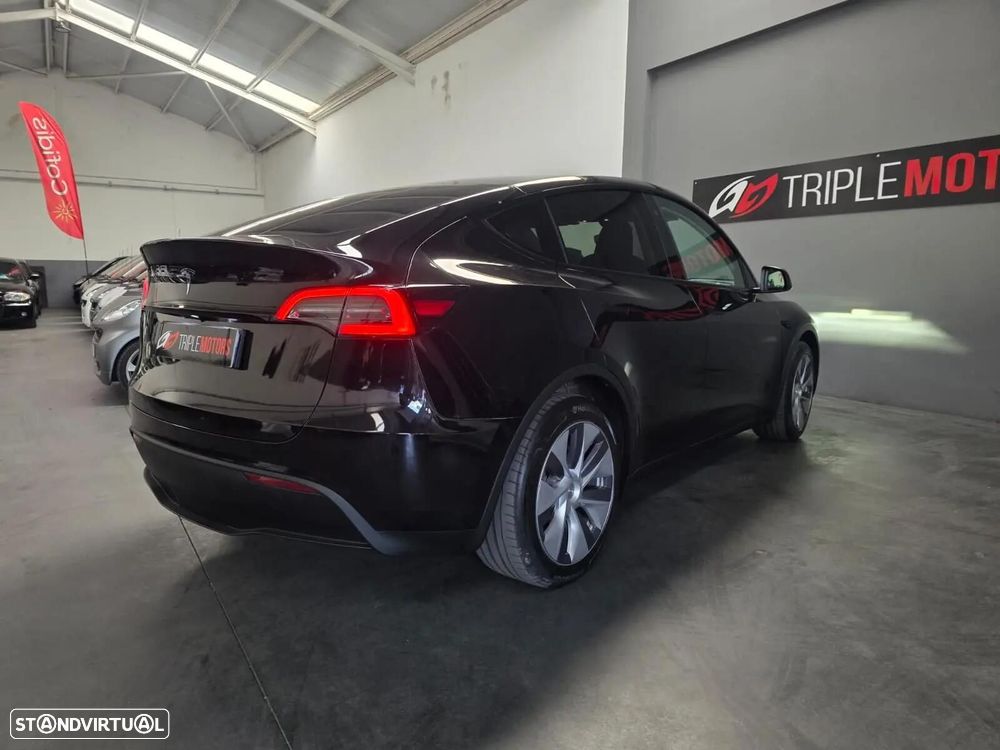 Tesla Model Y Long Range Dual Motor AWD - 8