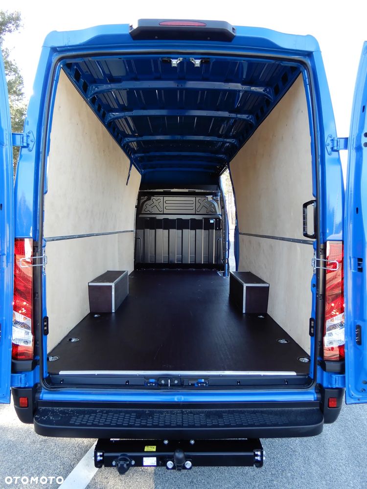 Iveco Daily 35S18 3.0 HPI 180 KM POWER Furgon Blaszak XXL 4.70 CM MAXI LONG Wysokość H2 1900 mm WZMACNIANE ZAWIESZENIE 968 Kg Ładowność HAK 3500 Kg Rozstaw Osi 4100 mm DMC 3500 Kg, WZMACNIANY Stan NOWY NIE UŻYWANY OKAZJA DOSTEPNY I GOTOWY - 16
