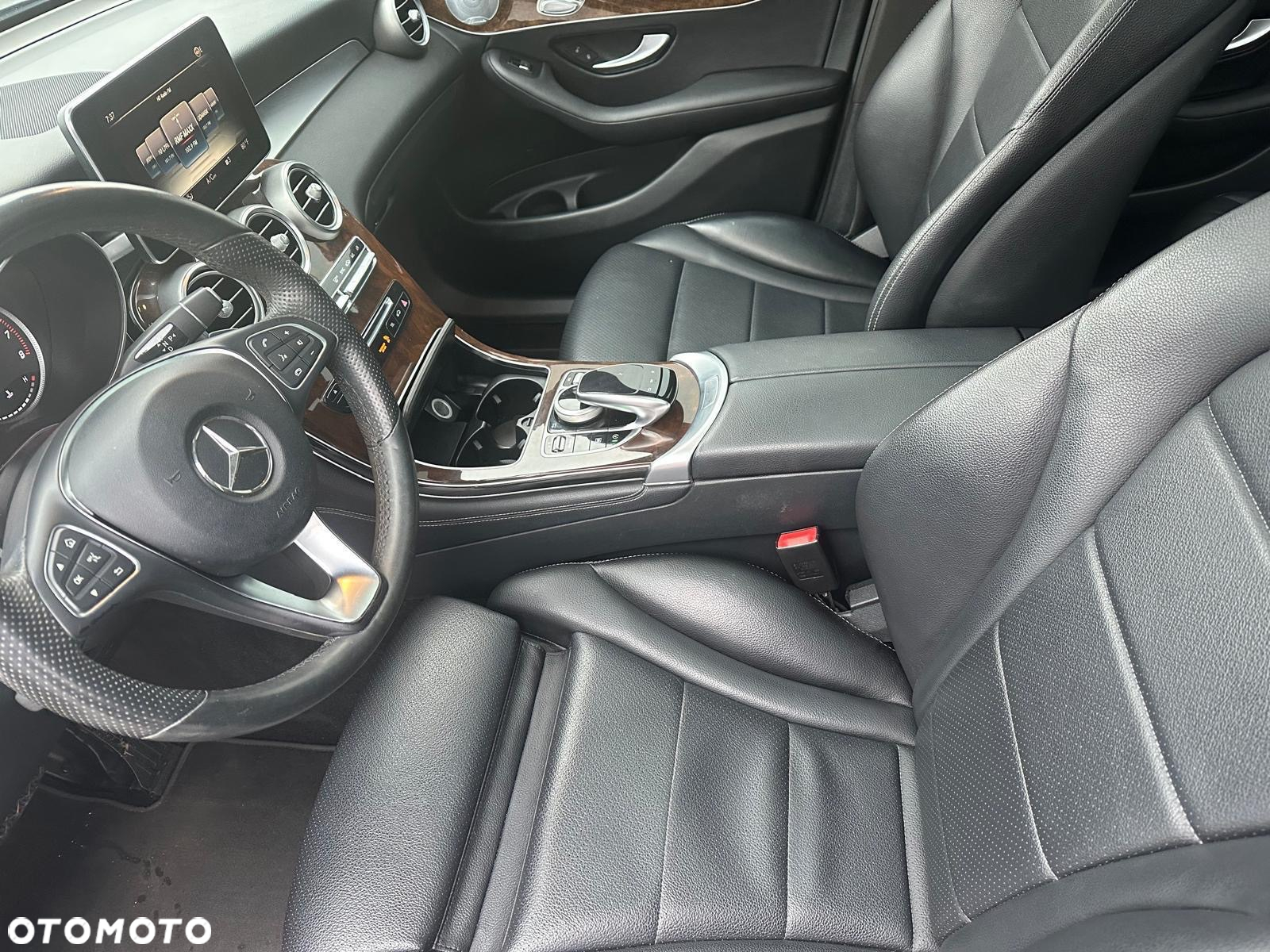Mercedes-Benz GLC 300 Coupe 4Matic 9G-TRONIC - 21