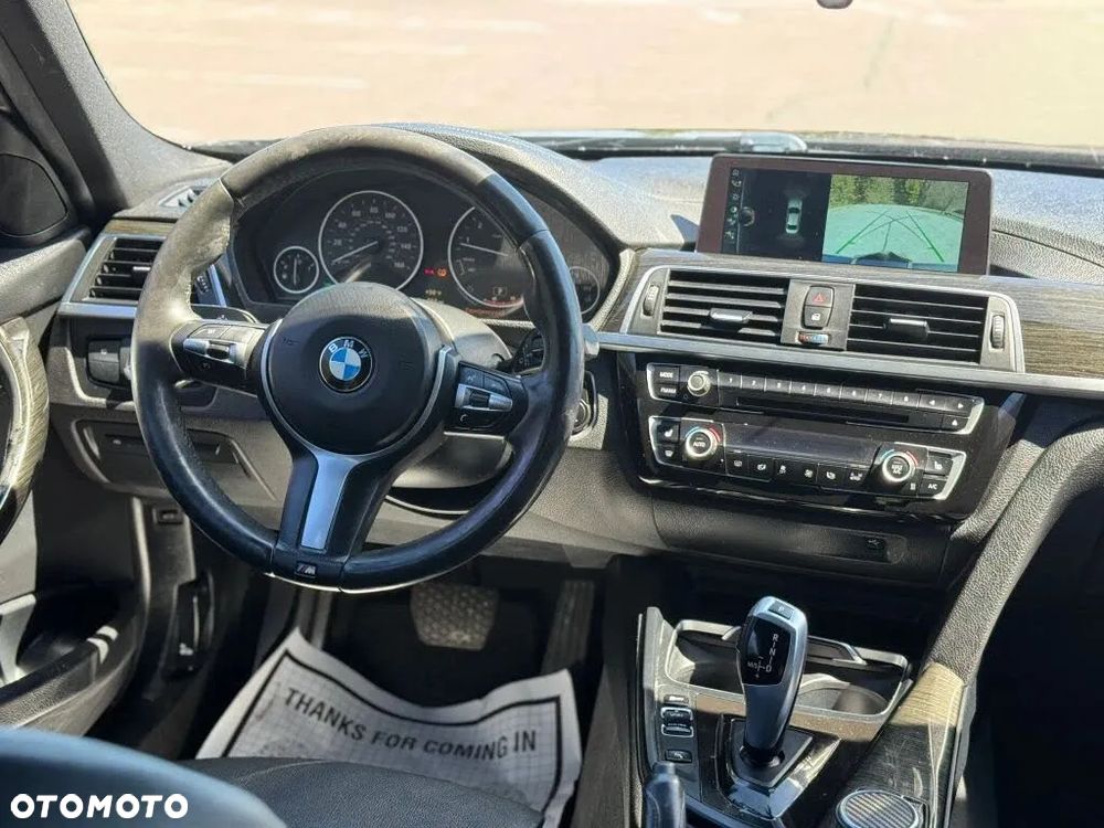 BMW Seria 3 330i M Sport - 18
