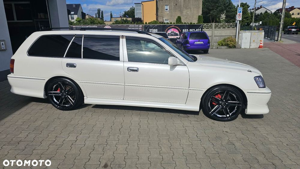 Toyota Crown - 9