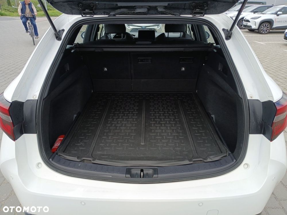 Toyota Corolla 1.8 Hybrid Comfort - 17