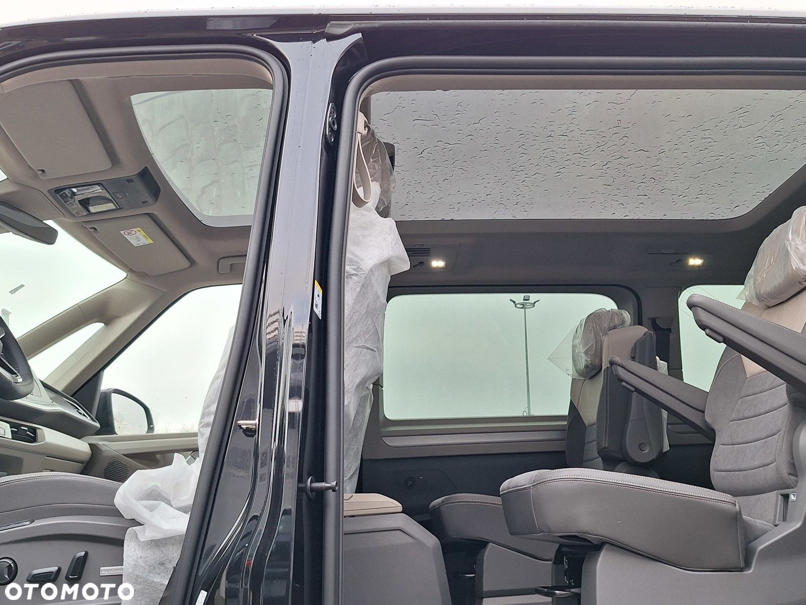 Volkswagen Multivan - 23