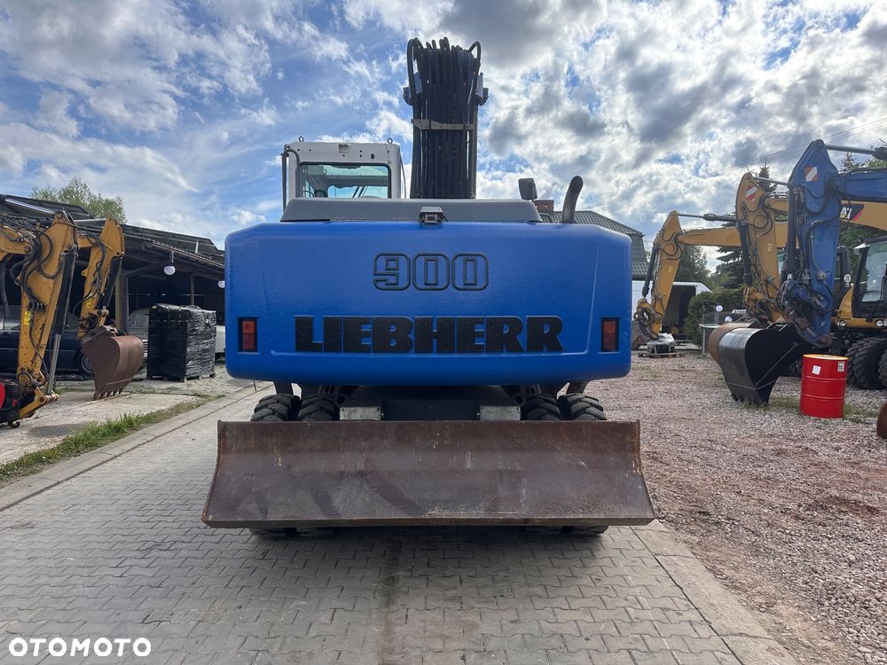 Liebherr A 900 C - 3