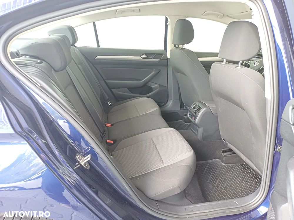 Volkswagen Passat - 24
