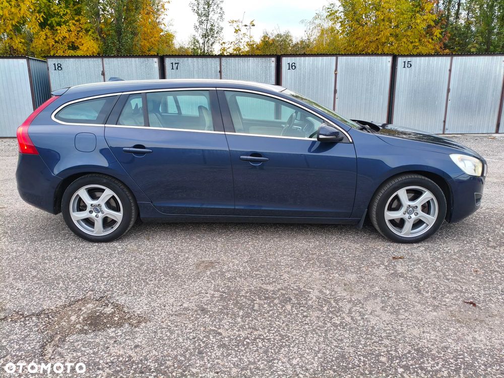 Volvo V60 D3 Summum - 12
