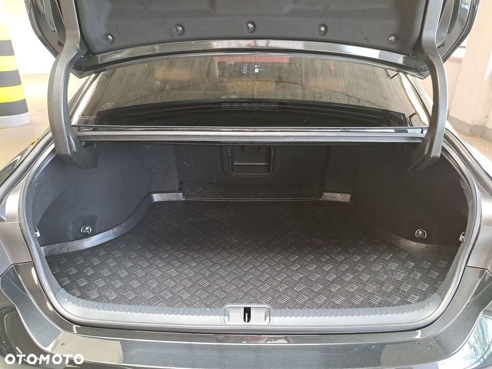 Lexus ES 300h Business Edition - 15