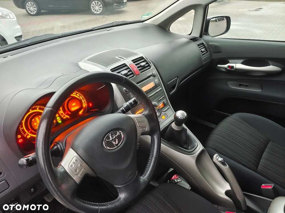 Toyota Auris 1.6 VVT-i Premium - 29