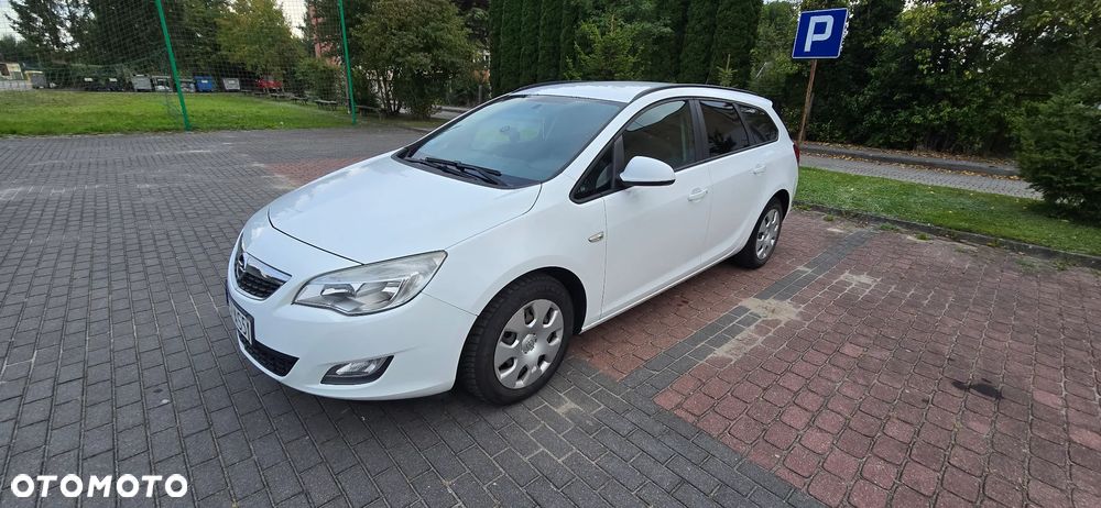 Opel Astra 2012 photo 2