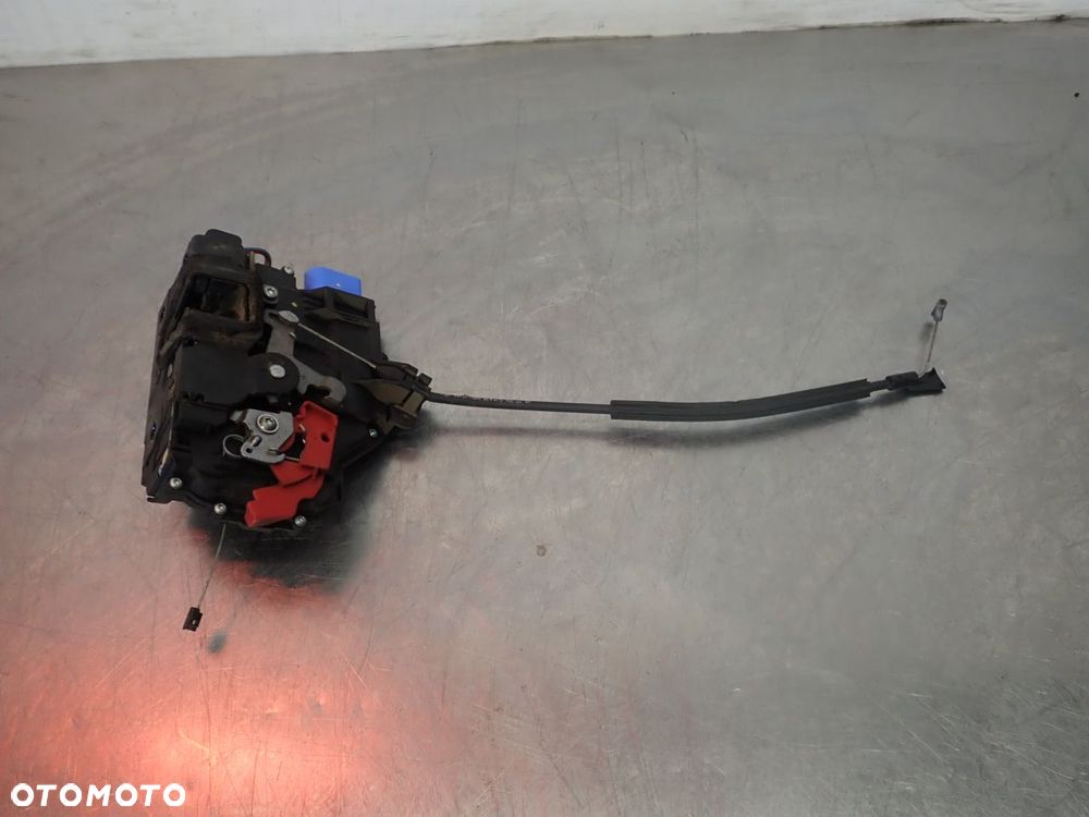 ZAMEK PRAWY PRZÓD DRZWI SKODA ROOMSTER I LIFT - 1