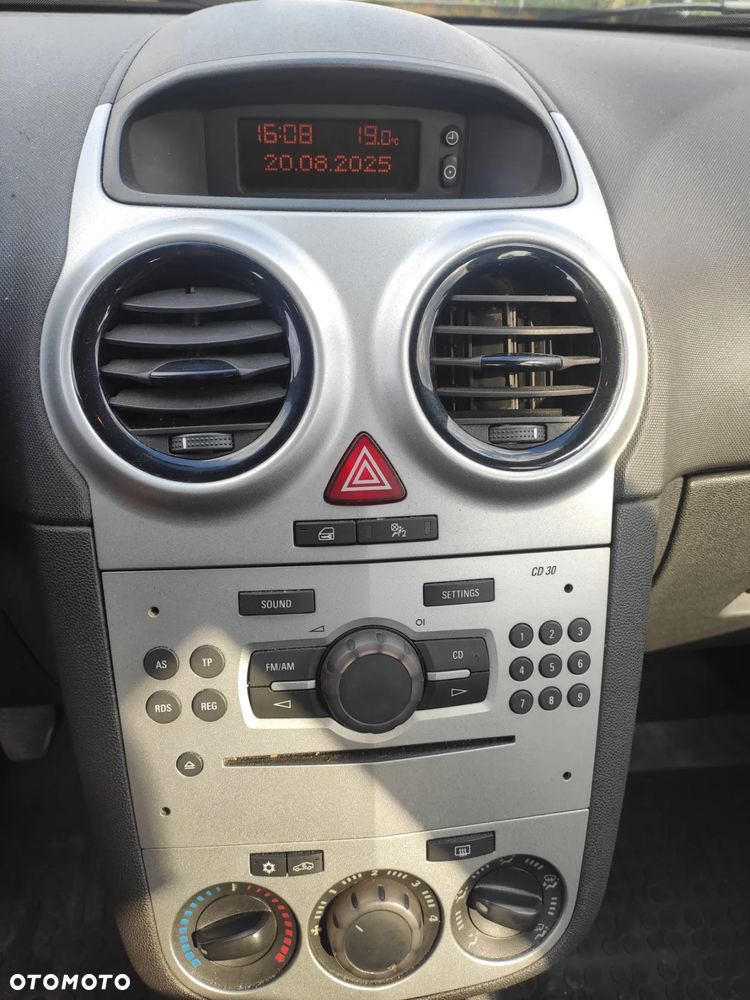 Opel Corsa - 13