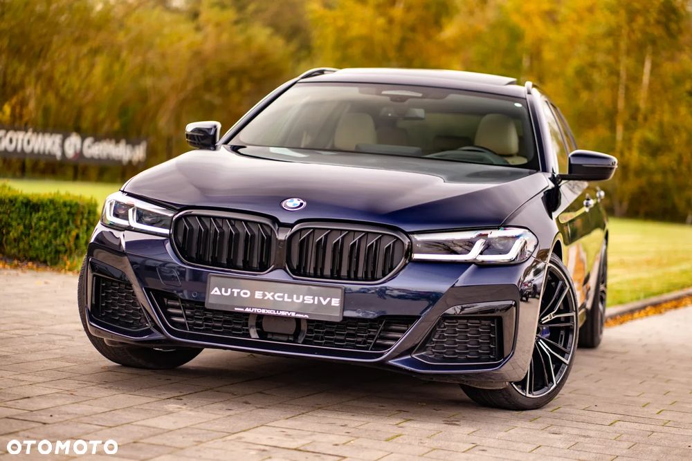 BMW Seria 5 530d xDrive Touring M Sport Edition - 3