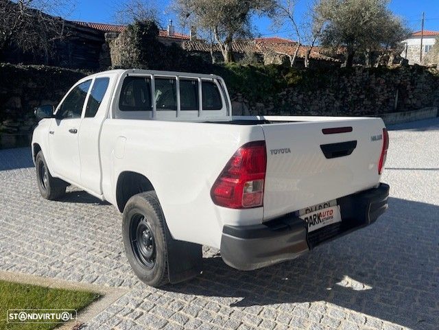 Toyota Hilux 2.4 D-4D 4WD CE CH - 7