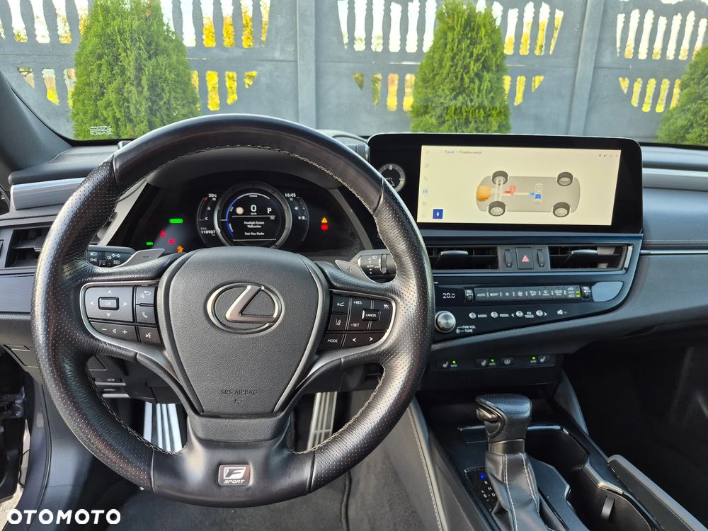 Lexus ES 300h F Sport Edition - 9