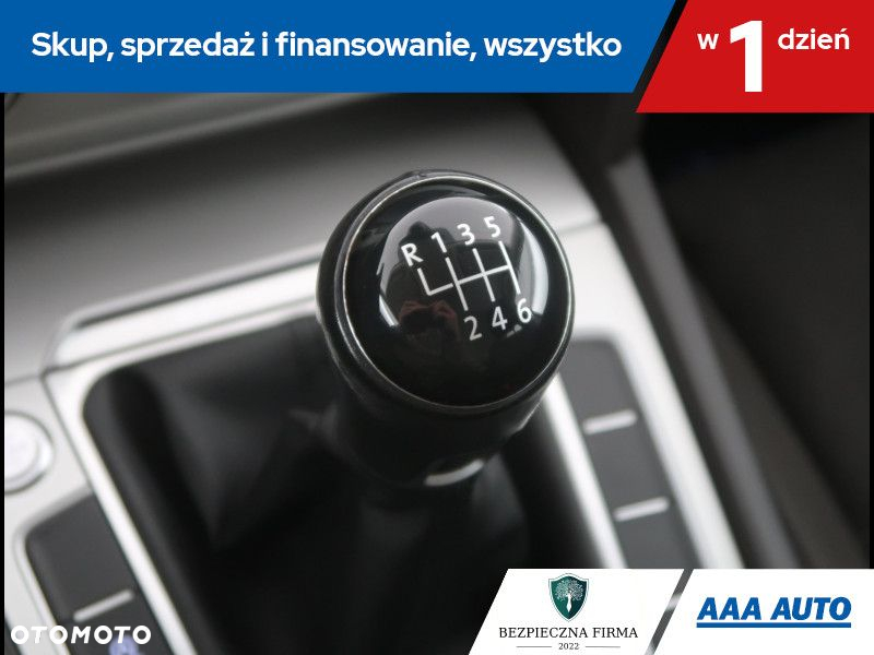 Volkswagen Passat - 17