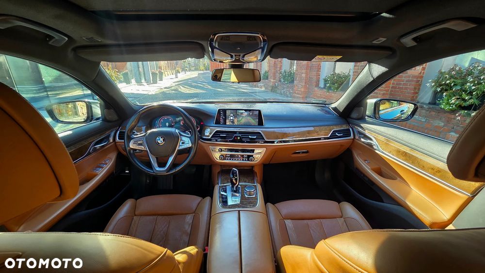 BMW Seria 7 750Li xDrive - 8