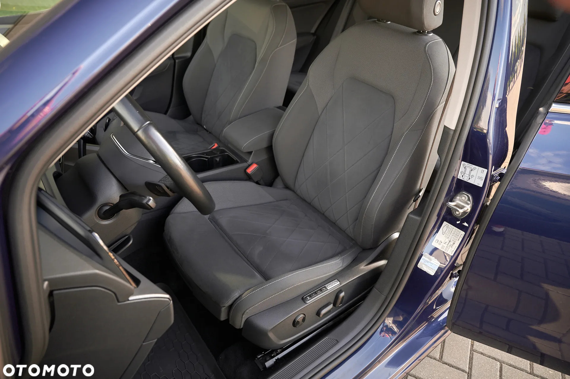 Volkswagen Golf VIII 2.0 TDI Style DSG - 23