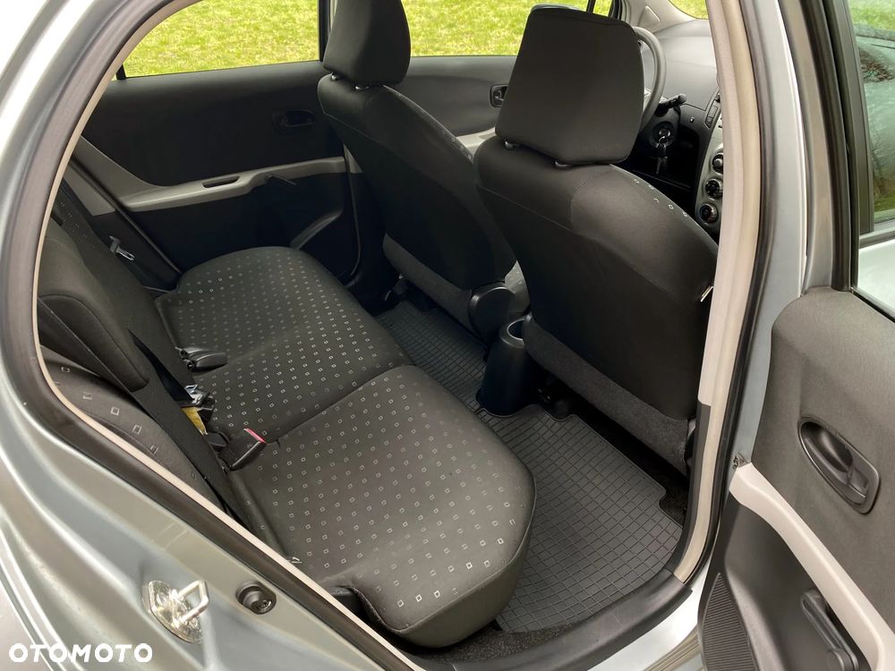 Toyota Yaris 1.0 Terra A/C - 16