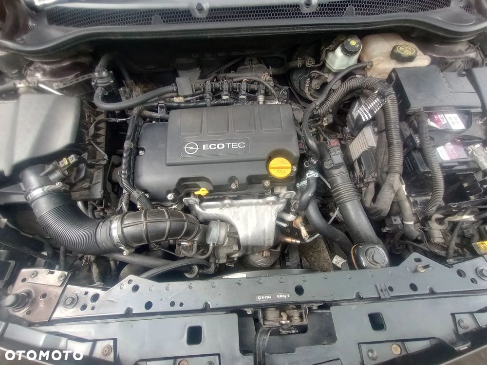 Opel Astra 1.4 T Cosmo EU6 - 18