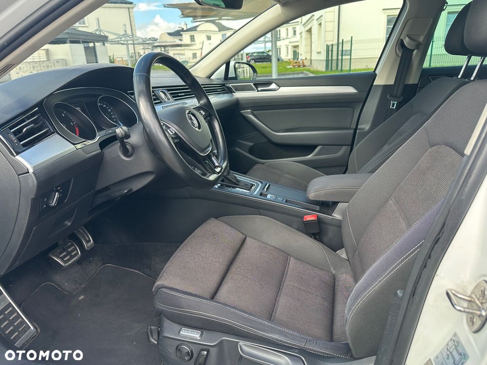 Volkswagen Passat 2.0 TDI (BlueMotion Technology) DSG Comfortline - 11