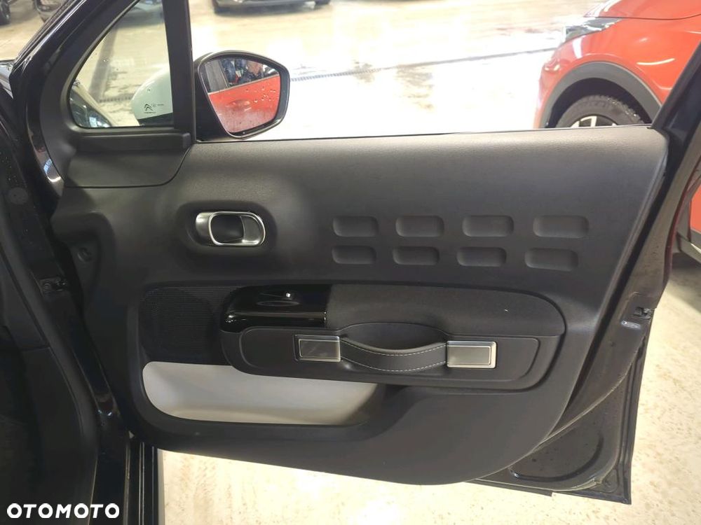 Citroën C3 1.2 PureTech Shine EAT6 - 27