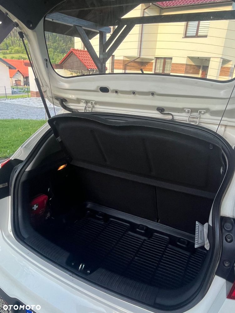 Kia Rio 1.2 Business Line - 12