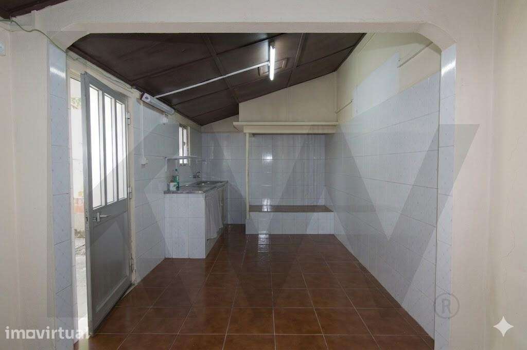 Venda de moradia T2 para remodelar - Oportunidade de investimento - Ar - Grande imagem: 5/14