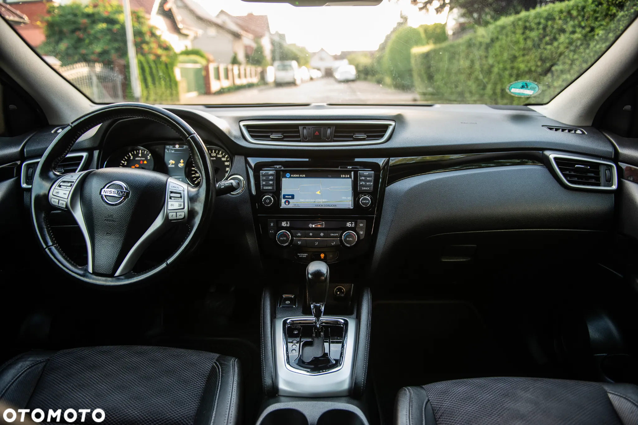 Nissan Qashqai 1.2 DIG-T Xtronic N-Connecta - 30