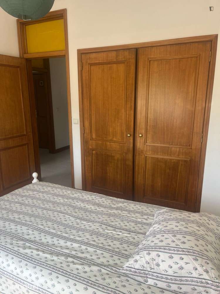 Quarto - localizado em Telheiras Lisbon - Grande imagem: 2/8