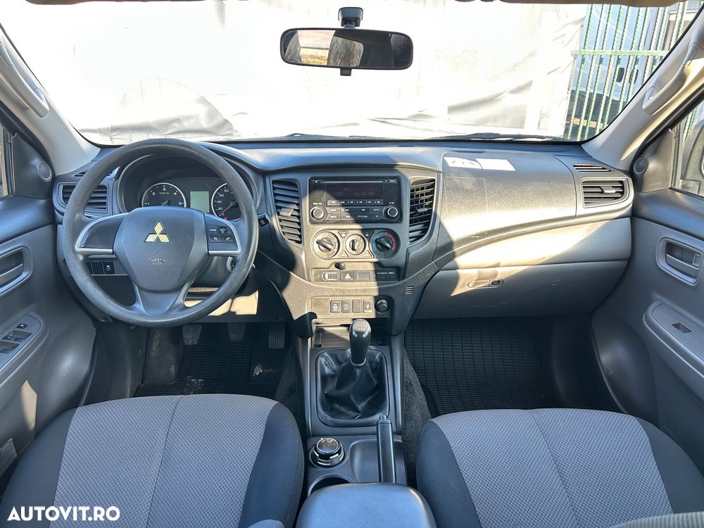 Mitsubishi L200 Double Cab 2.4 DI-D M/T Intense - 14